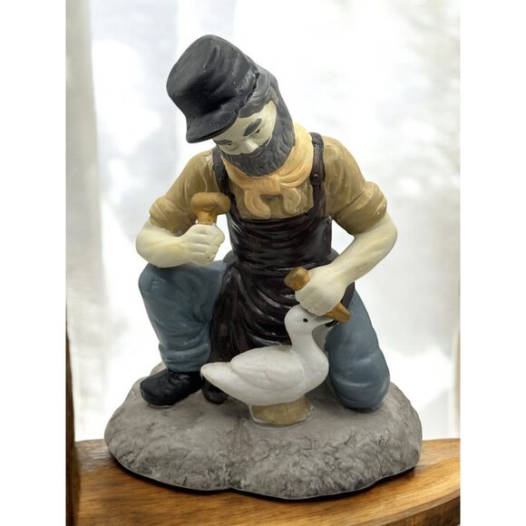 Vintage Kneeling Hand-Painted Craftsman Figurine Carving Duck Decoy - Picture 5 of 10